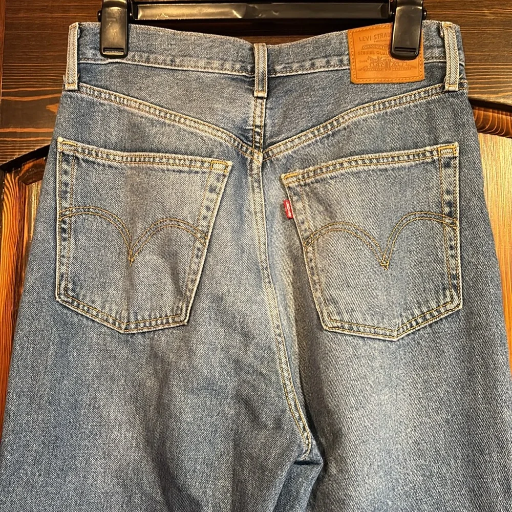 Levi’s High Rise Wide Leg Jean - Picture 6 of 9